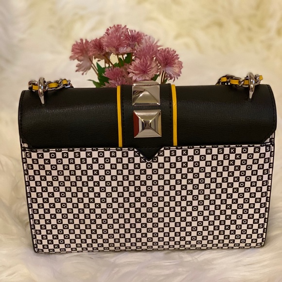 Michael Kors Rose MD Flap - Picture 7 of 14